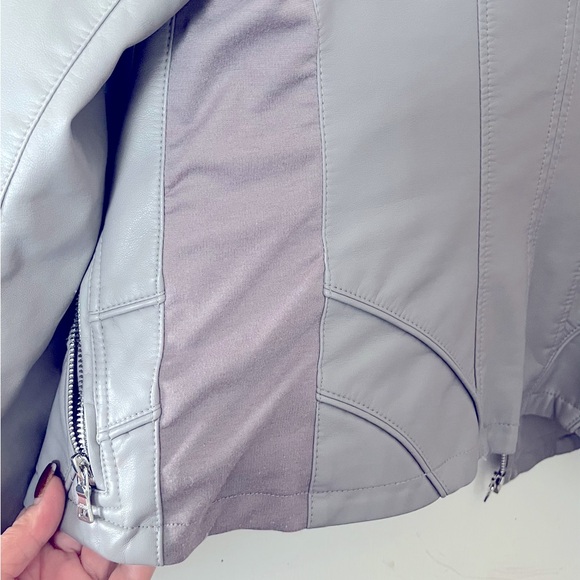 Women’s Guess leather jacket size M - Picture 4 of 7